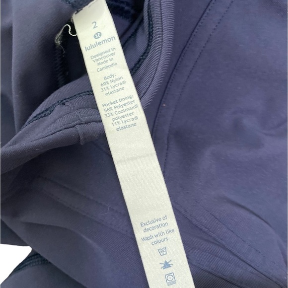 Lululemon Navy Thighs 7/8 high Rise - Picture 8 of 8